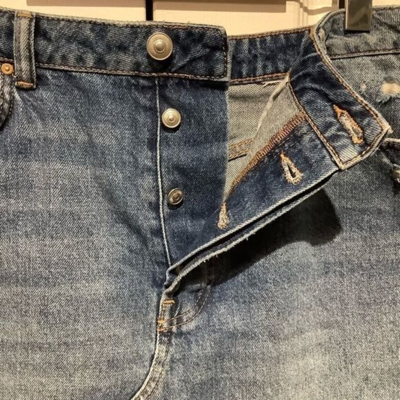 H&M L.O.G.G. DENIM SKIRT WITH BUTTON FLY AND FRINGED HEM SIZE L - Picture 4 of 8